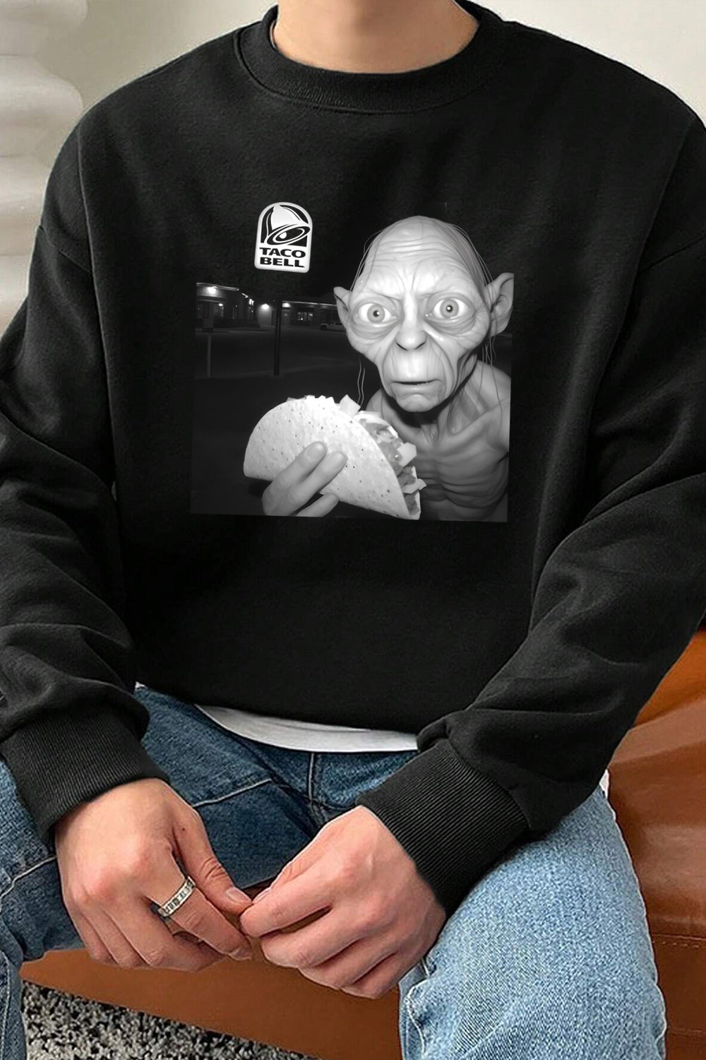 New Taco Bell Is The Gollum Of Restaurants LOTR Fleece Sweatshirt For Men