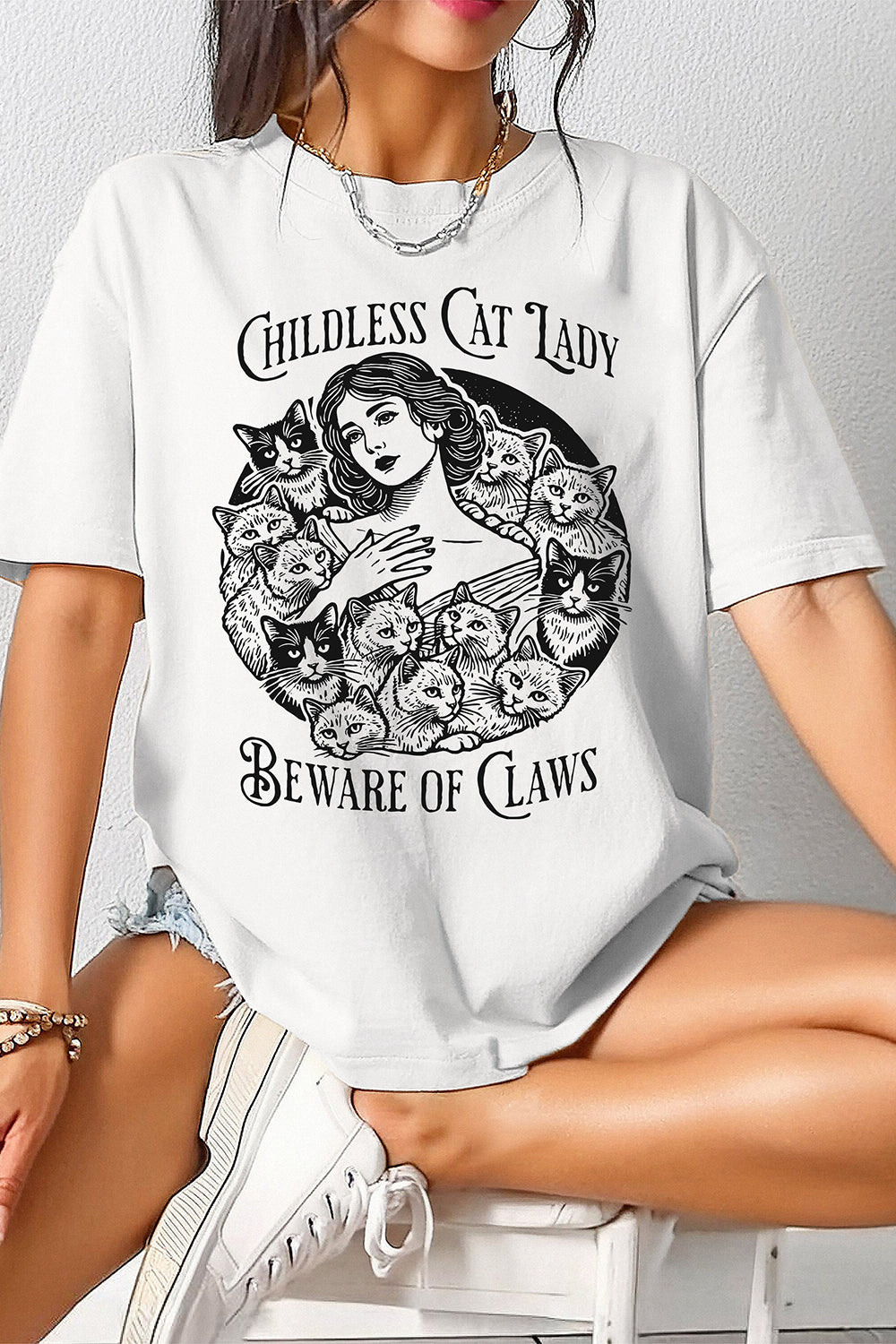 New Childless Cat Lady Beware of Claws Feminist Tee For Women