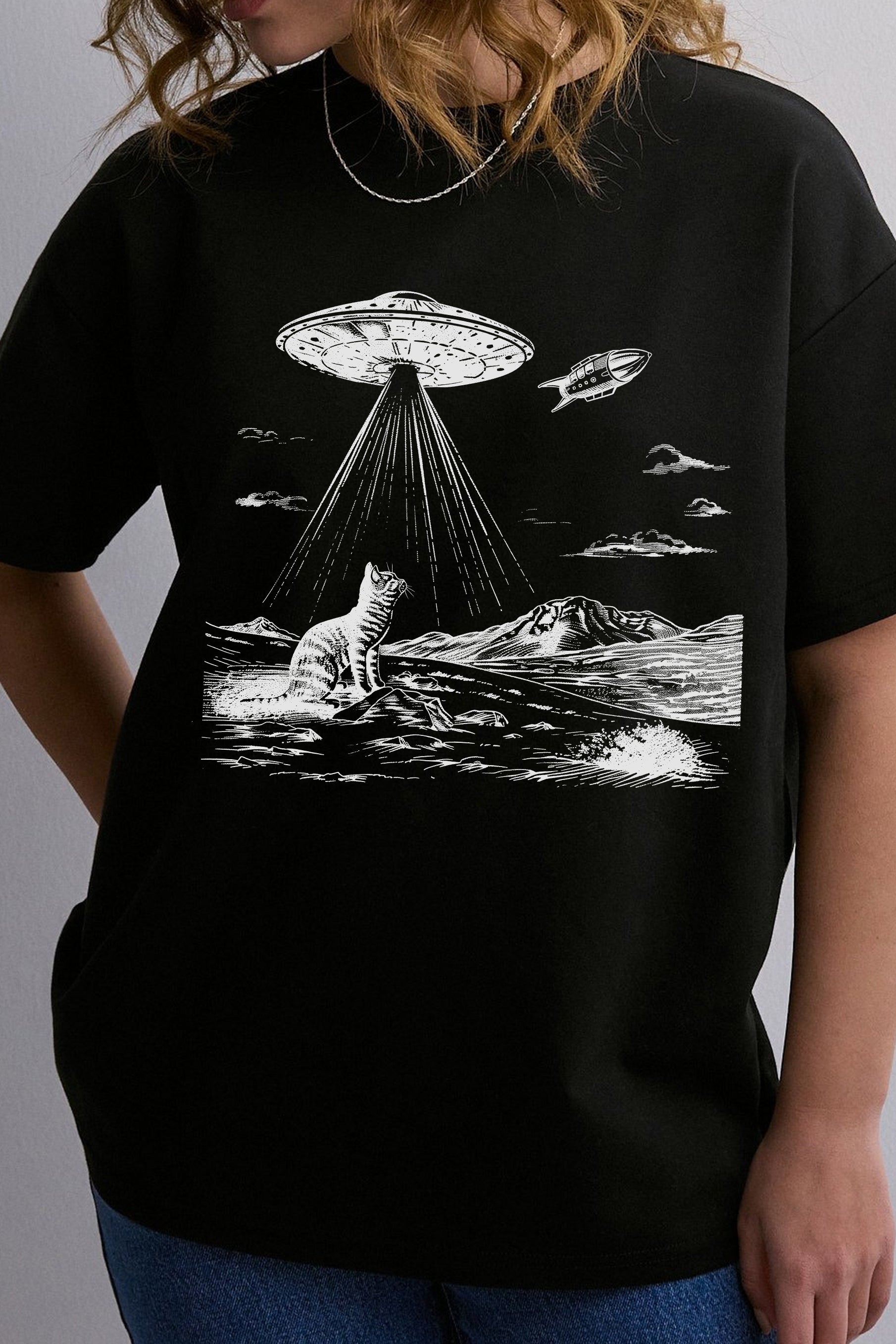 New CAT UFO FUNNY GRAPHIC TEE FOR WOMEN