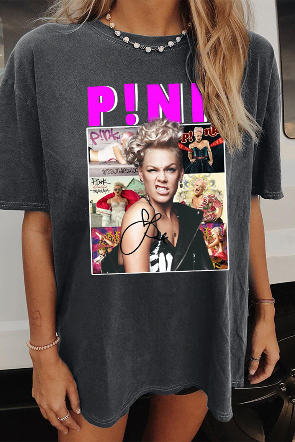 T-Shirt Pink  Merch, Shirt Pink Tour The Summer Carnival Tour 2024 For Women