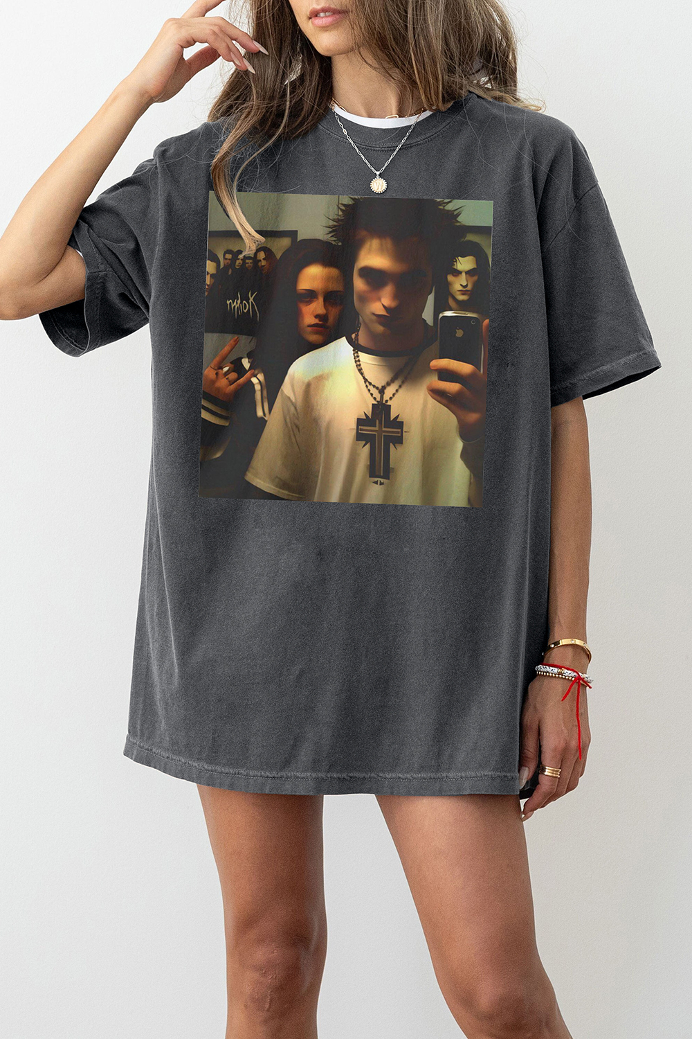 New T-Shirt Retro Grunge Merch, Shirt Retro Grunge Edward & Bella Mirror Selfie For Women