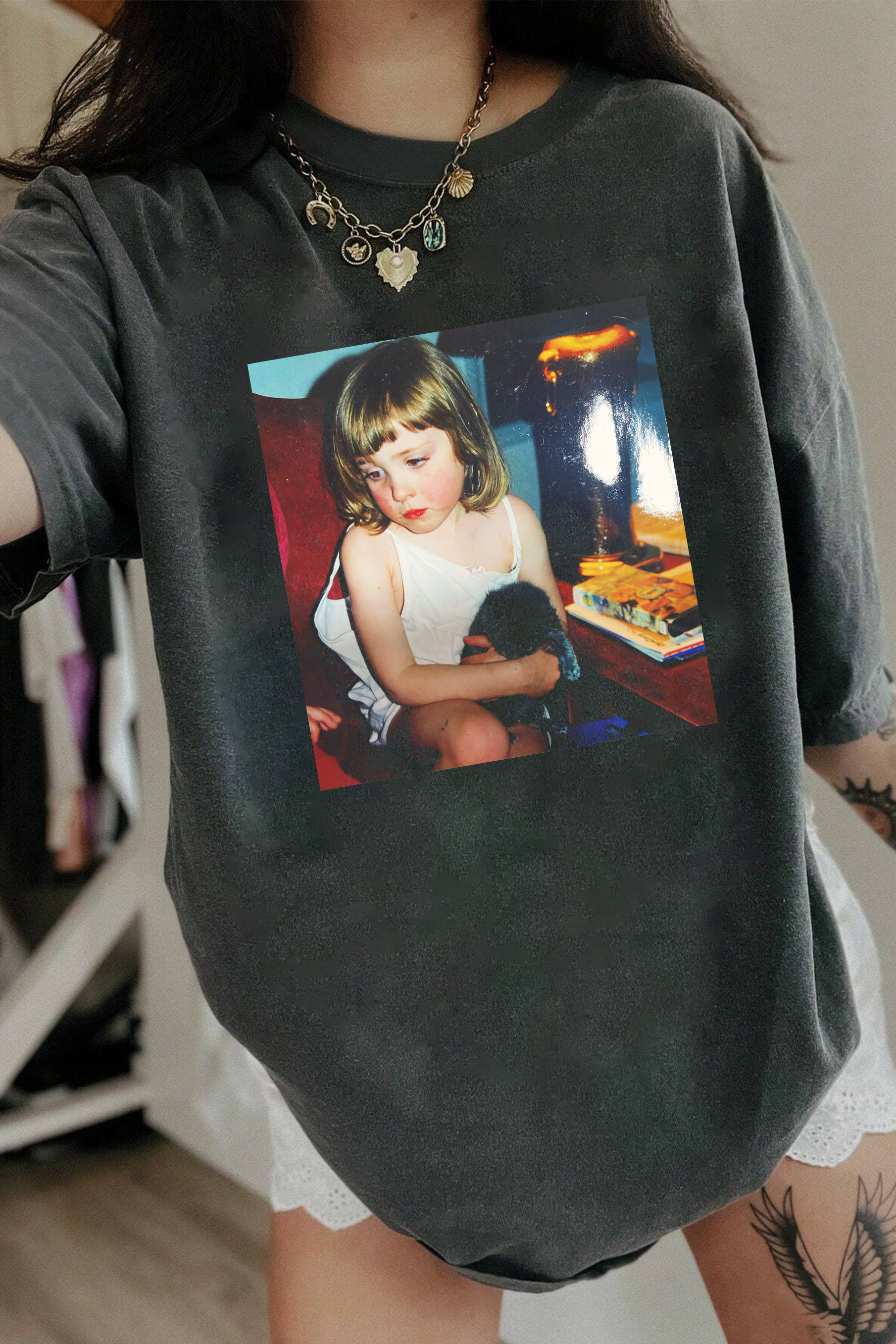 T-Shirt Me + Merch, Shirt Me + Holding Animals Chappellroan For Women