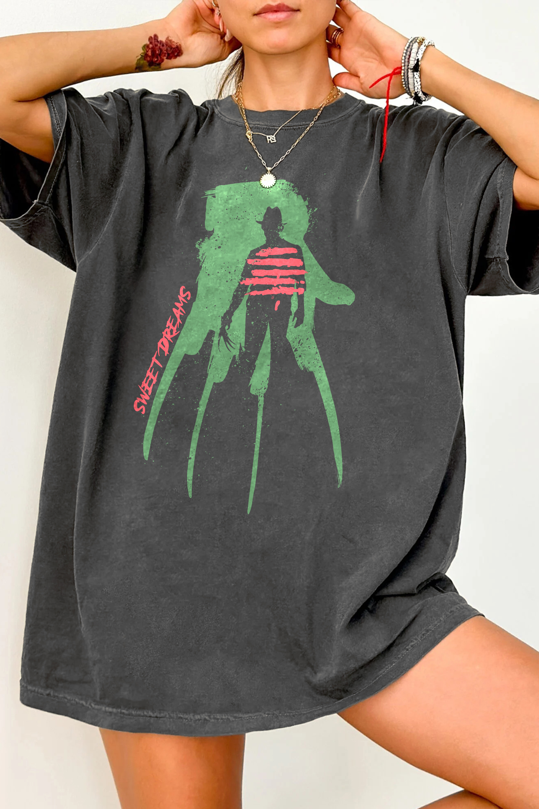 New T-Shirt 80S Horror Merch, Shirt 80S Horror Movie Intage Nightmare Glove Graphic For Women