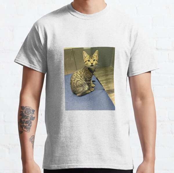 Surprised Hunter Classic T-Shirt