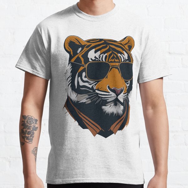 Tiger wearing sunglasses Classic T-Shirt