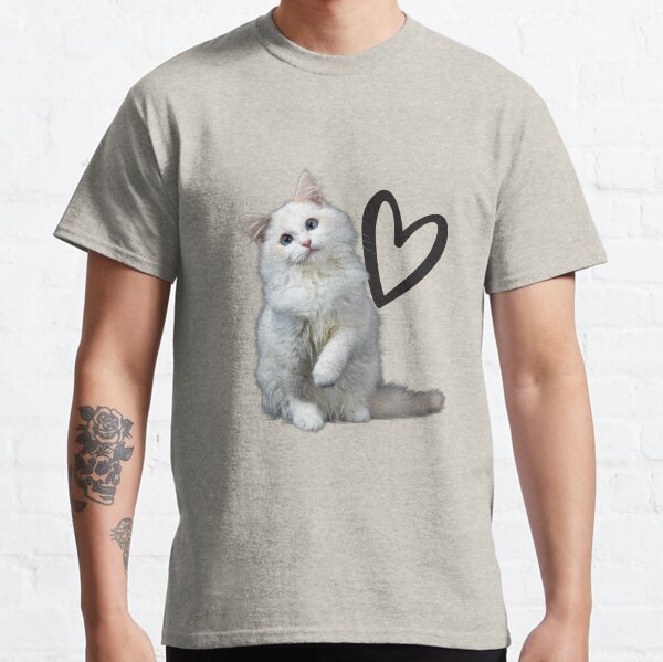 Cute beautiful Cat Classic T-Shirt