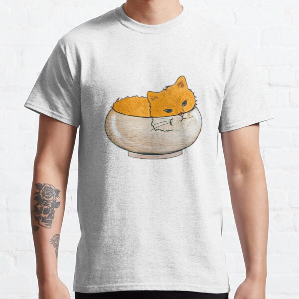 Cute Persian cat in the bowl Classic T-Shirt