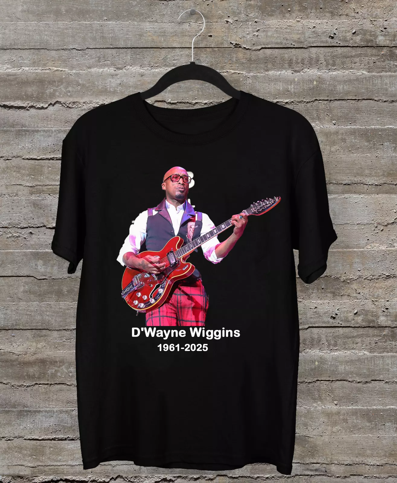 D'Wayne Wiggins Tony Toni Ton 1961-2025 Black Shirt Ar991