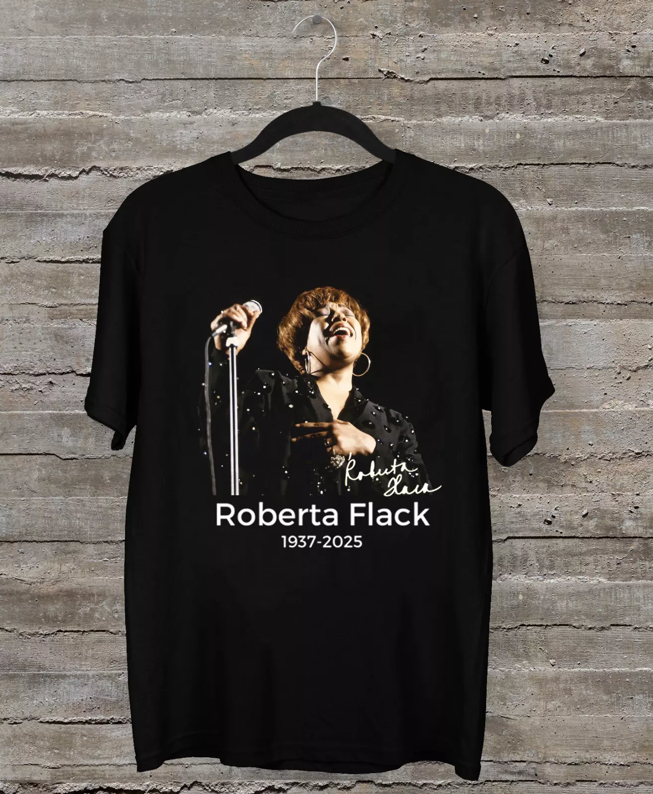 Roberta Flack 1937-2025 Short Sleeve Black Shirt Ar951